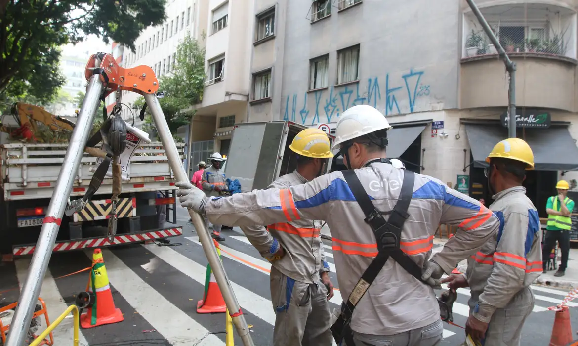 Enel é condenada a indenizar clientes por apagão de novembro em SP (Foto: )