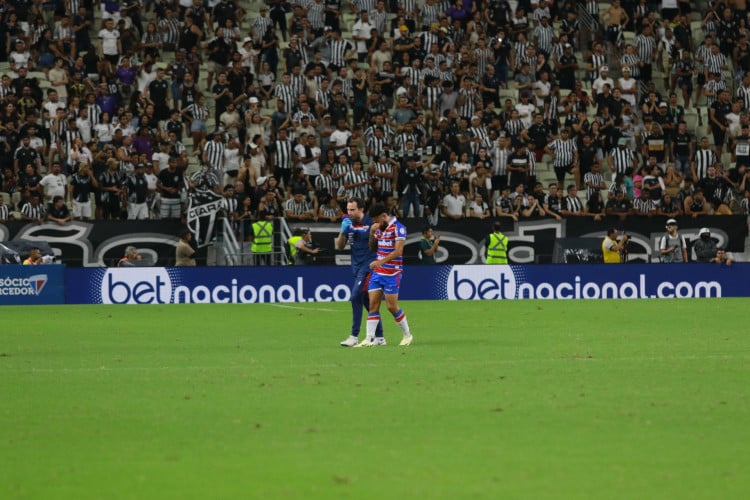 Calebe sai chorando no primeiro jogo da final do Campeonato Cearense