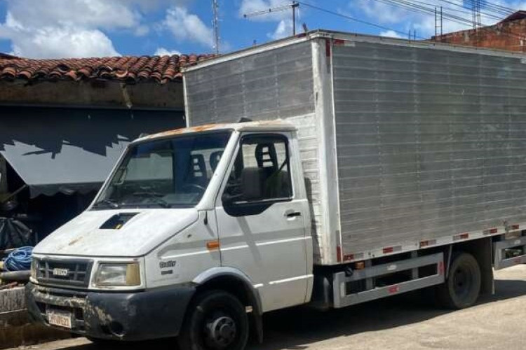 Caminhão foi levado à Delegacia Metropolitana de Maracanaú,