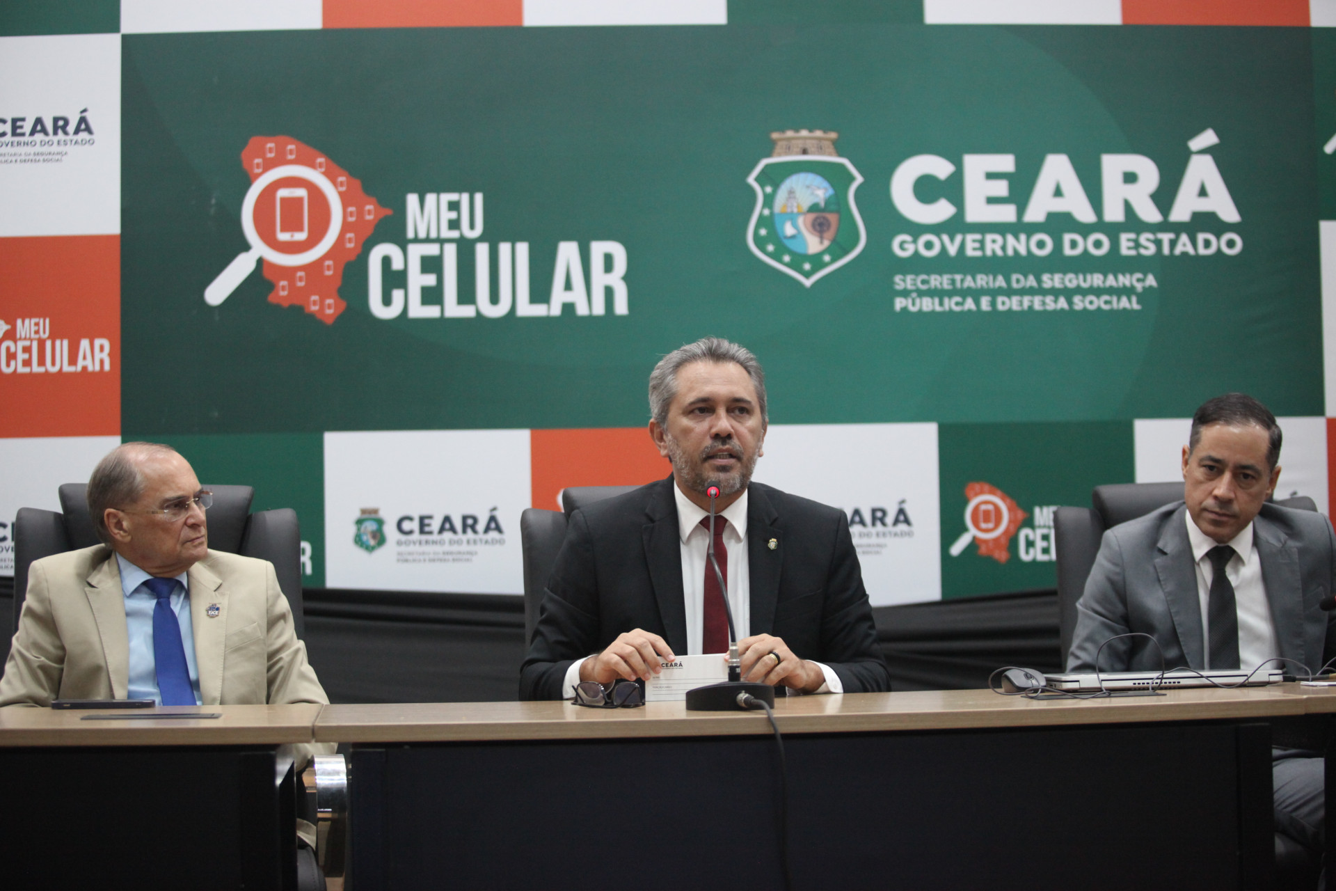 ￼ Presidente do TJCE,Abelardo Benevides; governador do Ceará, Elmano de Freitas; e o procurador-geral do Estado, Haley Carvalho, na solenidade (Foto: FÁBIO LIMA)