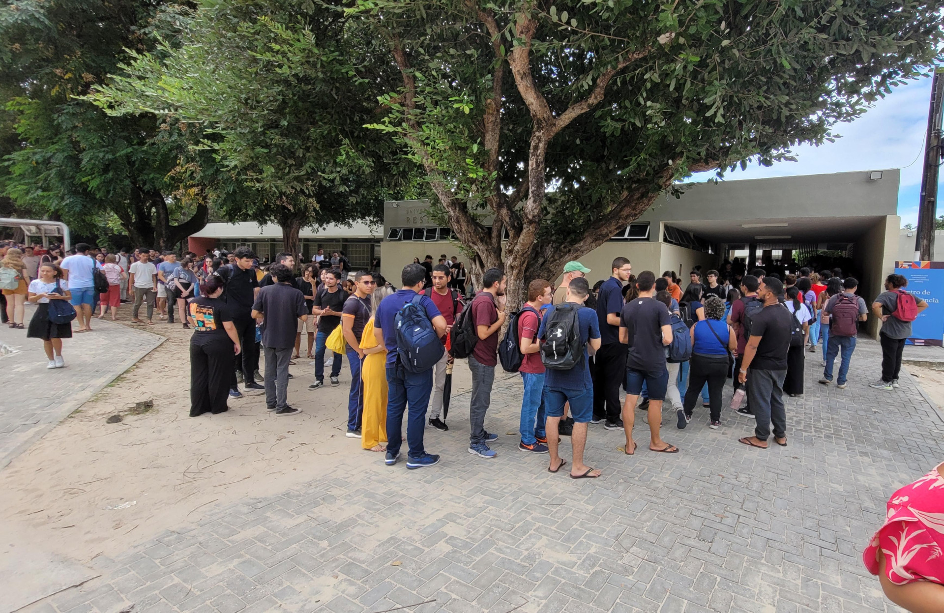 Restaurante Universitário (RU) do campus do Pici registra filas mais longas e alunos reclamam da quantidade de alimentação disponível (Foto: Alexia Vieira/O POVO)