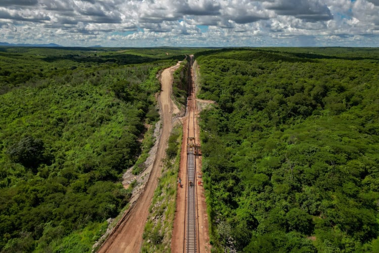 IGUATU, CEARÁ,  BRASIL- 05.04.2024: Obras da transnordestina. (Foto: Aurélio Alves