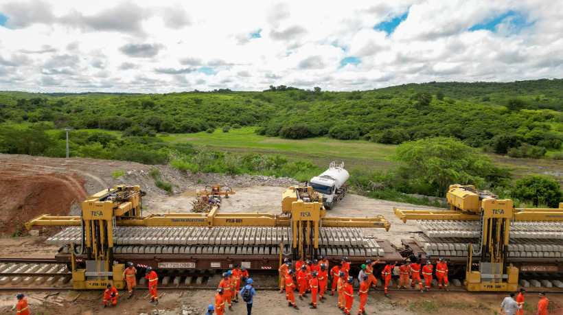 Obras da ferrovia devem gerar 4 mil empregos no Ceará