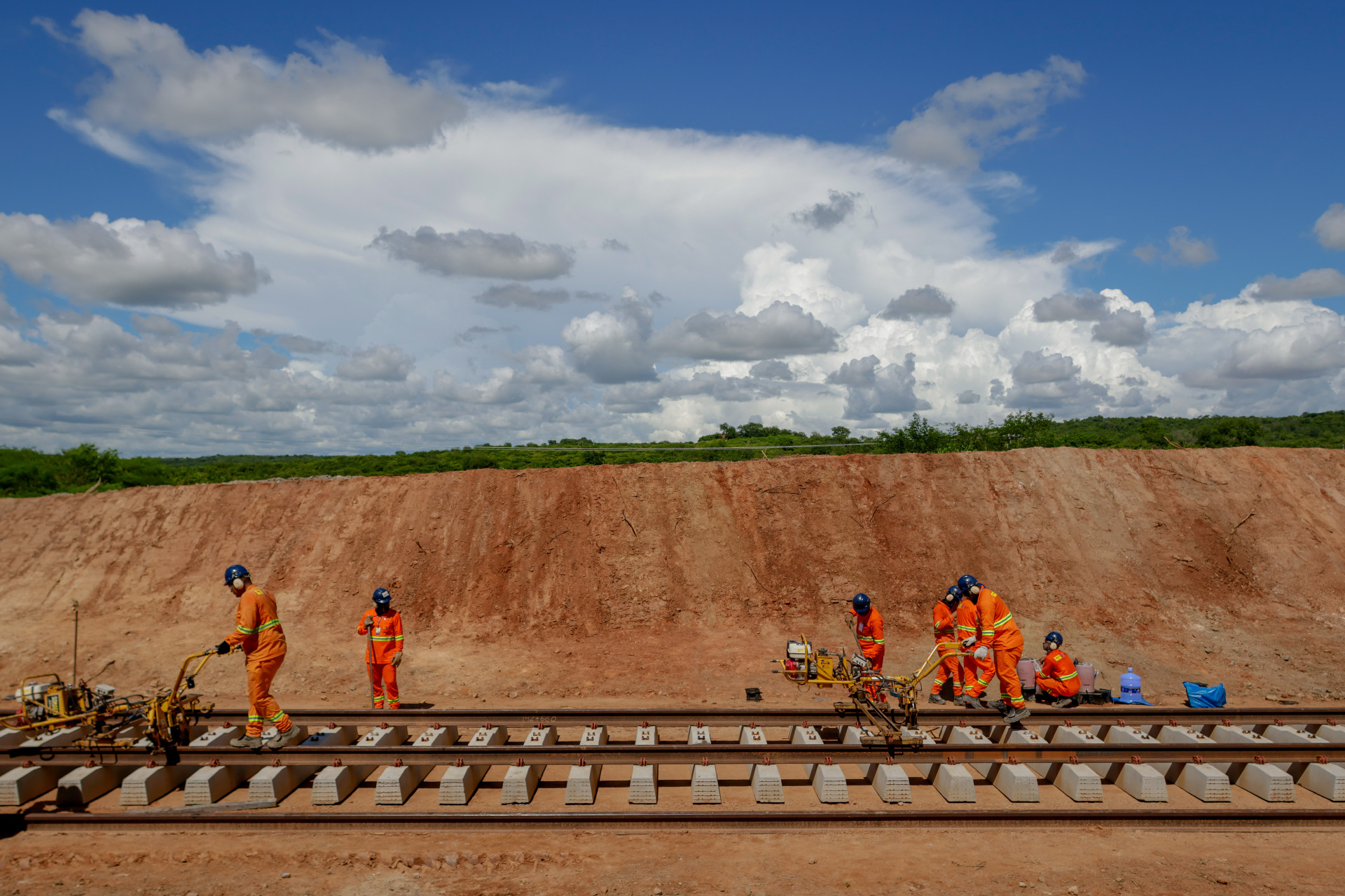 A construção de ramais para conectar os polos industriais de Maranguape e Guaiúba é defendida pela indústria química cearense (Foto: AURÉLIO ALVES)