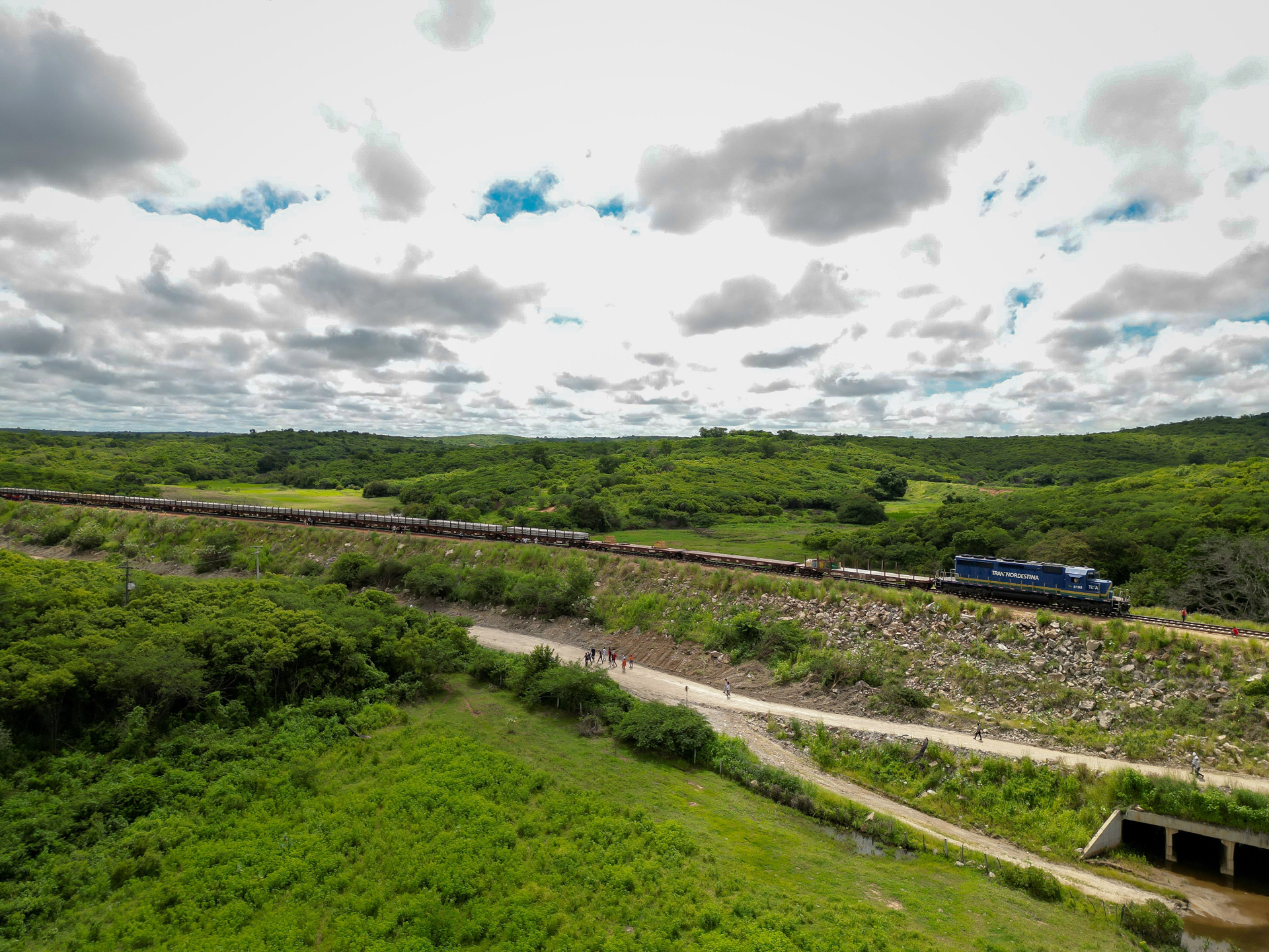 ￼CONSTRUTORA afirma que obras da Transnordestina estão aceleradas (Foto: Aurélio Alves)