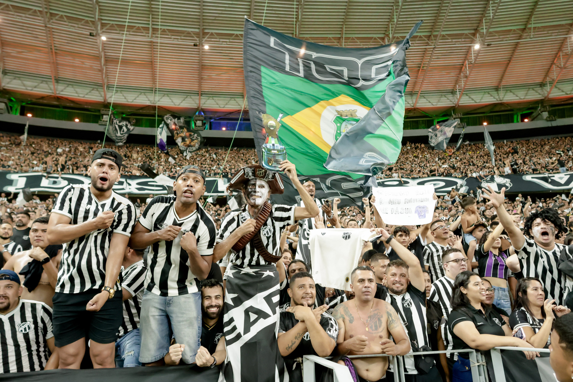 Alvinegro terá apoio da torcida no Castelão (Foto: AURÉLIO ALVES)