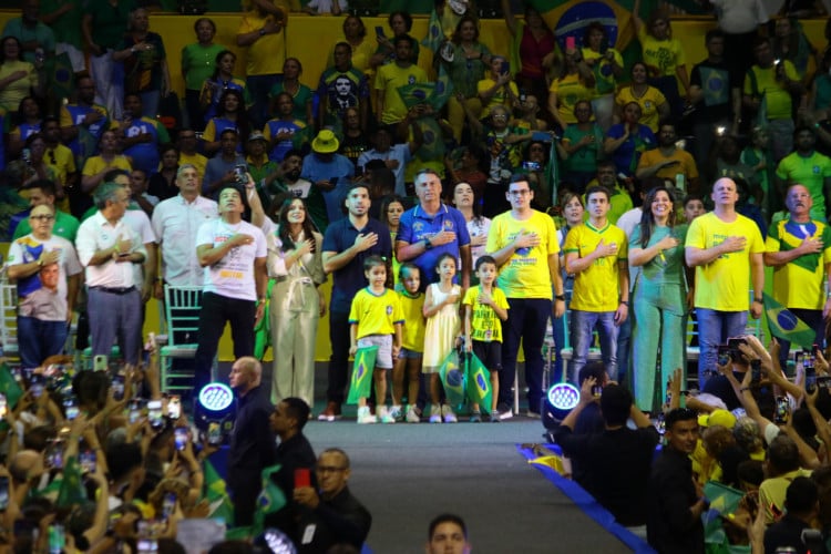 Lançamento da pré-candidatura de André Fernandes (PL) para prefeito de Fortaleza, com a presença de Jair Messias Bolsonaro, ocorreu no Ginásio Paulo Sarasate