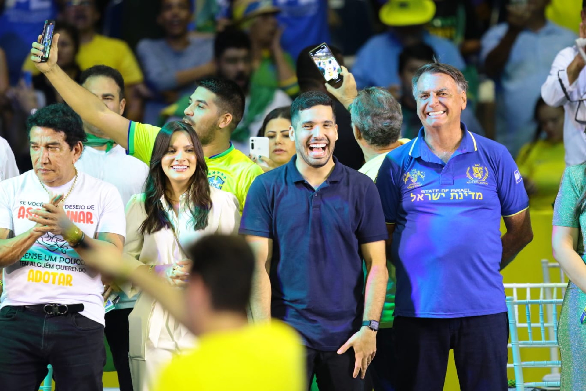 André Fernandes ao lado do ex-presidente Jair Bolsonaro em evento no Ginásio Paulo Sarasate (Foto: Samuel Setúbal)