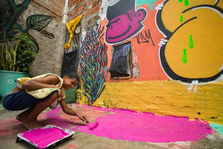 FORTALEZA, CEARÁ, BRASIL, 14-04-2024: Pós-Unifor realiza ação de impacto que promove melhorias urbanas na Comunidade São Vicente de Paulo ou comunidade das quadras. (Foto: Samuel Setubal)(Foto: Samuel Setubal)