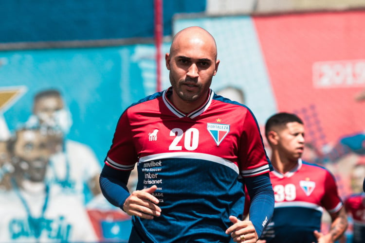 Lateral-direito Dudu em treino do Fortaleza no Centro de Excelência Alcides Santos, no Pici