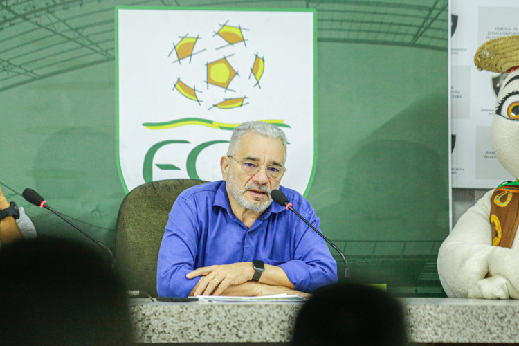 Mauro Carmélio, presidente da FCF, em reunião do Conselho Técnico do Campeonato Cearense sub-20