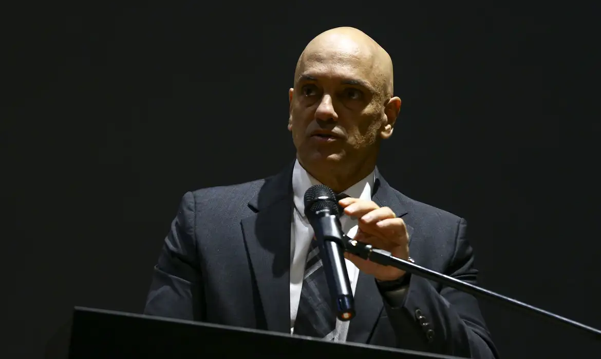 Alexandre de Moraes, ministro do STF, também assumiu a presidência do TSE em 2022 e conduziu as eleições presidenciais 