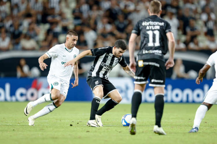 FORTALEZA, CEARÁ,  BRASIL- 20.04.2024: Richardson. Ceará x Goiás na Arena Castelão, campeonato brasileiro série B. (Foto: Aurélio Alves