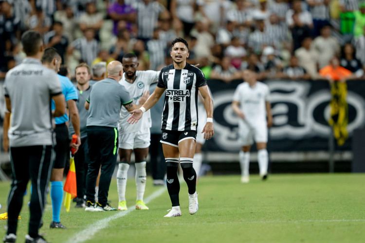 FORTALEZA, CEARÁ,  BRASIL- 20.04.2024: Raí Ramos. Ceará x Goiás na Arena Castelão, campeonato brasileiro série B. (Foto: Aurélio Alves