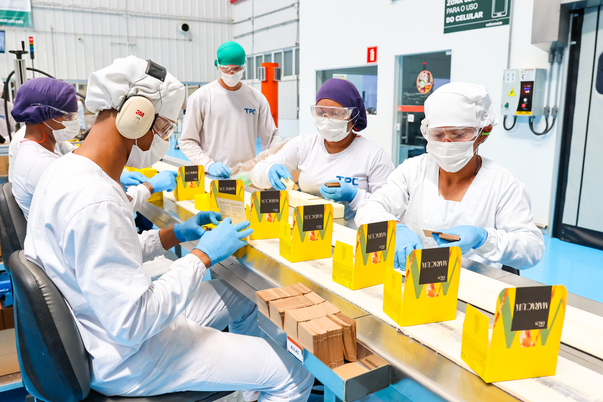 ￼EMPRESAS: Brasileiro está mais atento na hora da compra (Foto: Ygor Negrão/ Cabron Studios/Divulgação Natura)