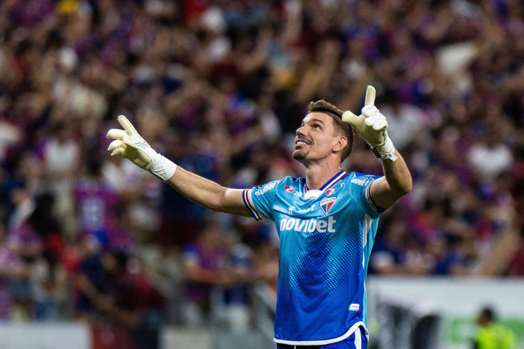 Goleiro João Ricardo: destaque do  Fortaleza