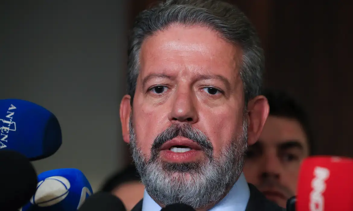 O presidente da Câmara dos Deputados, Arthur Lira (PP-AL), quer concluir a votação da regulamentação da reforma tributária antes do recesso parlamentar (Foto: Lula Marques/ Agência Brasil)