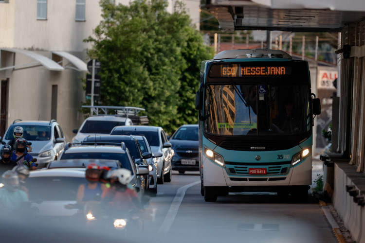 ￼QUEDA nos serviços de transportes influenciaram resultado