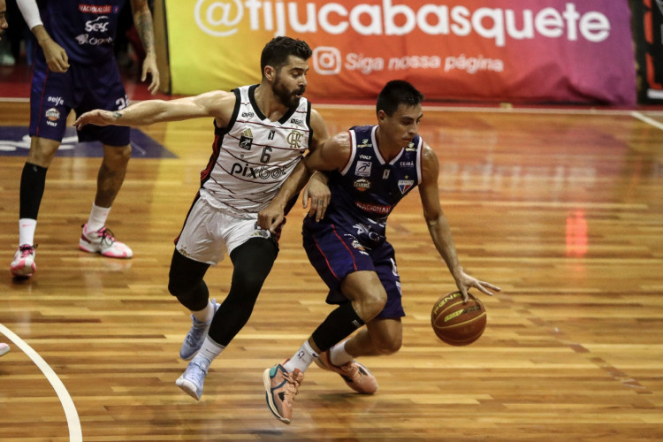 O Fortaleza BC visitou o Flamengo e foi derrotado pelo primeiro jogo das quartas de final do NBB