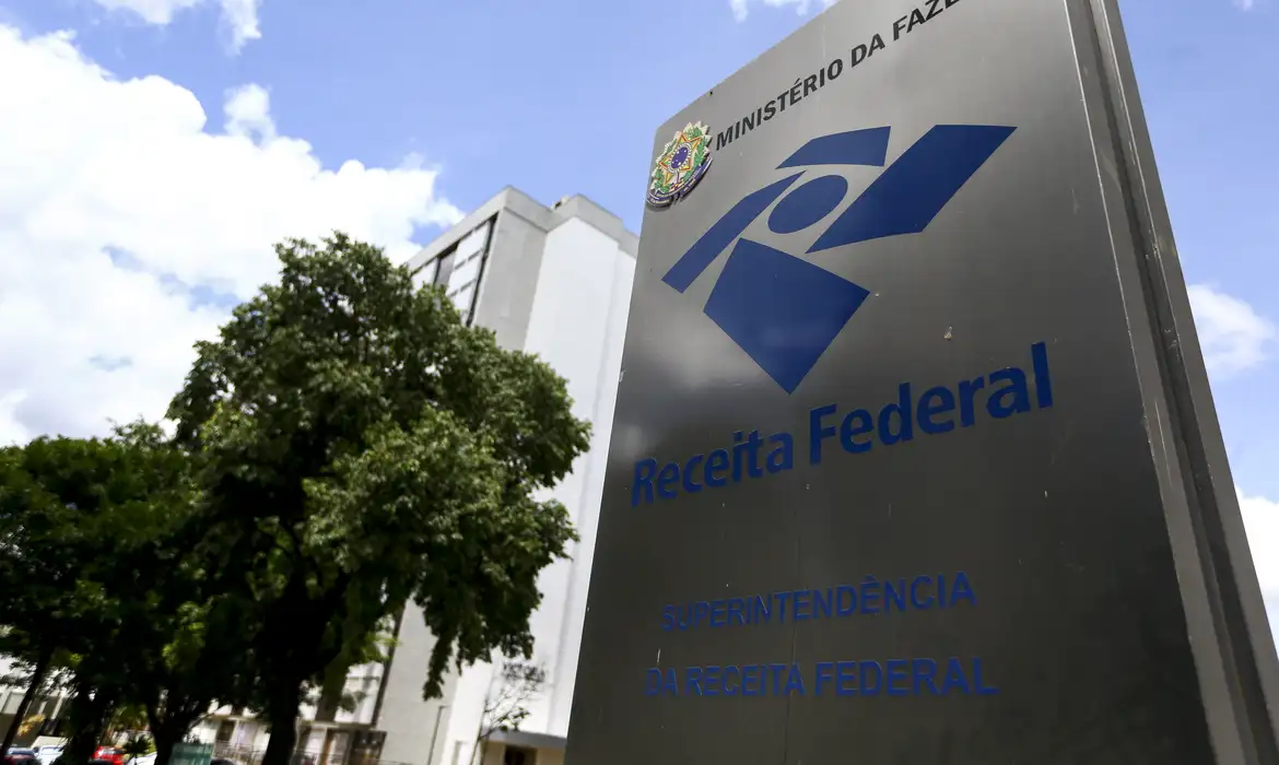 The Federal Revenue Service will receive the returns and distribute the refunds