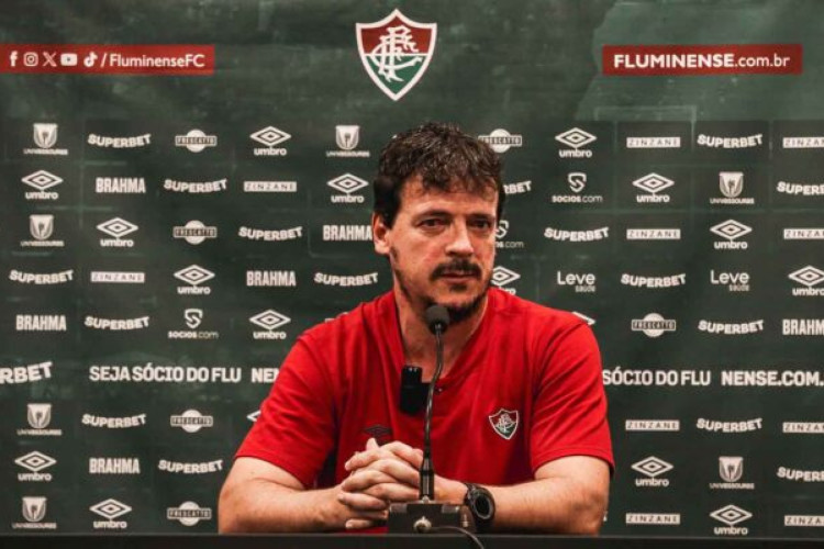 São Paulo, Brasil - 28/04/2024 - Neo Química Arena - 
Fluminense enfrenta o Corinthians esta tarde em São Paulo pela 4ª rodada do Campeonato Brasileiro 2024.
COLETIVA DE IMPRENSA FERNANDO DINIZ.

FOTO DE LUCAS MERÇON / FLUMINENSE FC

IMPORTANTE: Imagem destinada a uso institucional e divulgação, seu uso comercial está vetado incondicionalmente por seu autor e o Fluminense Football Club.

IMPORTANT: Image intended for institutional use and distribution. Commercial use is prohibited unconditionally by its author and Fluminense Football Club.

IMPORTANTE: Imágen para uso solamente institucional y distribuición. El uso comercial es prohibido por su autor y por el Fluminense Football Club.