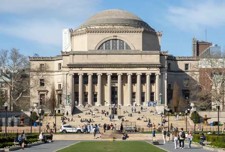 Pesquisadores da Universidade de Columbia, em Nova York, nos Estados Unidos, fizeram uma análise aprofundada sobre a presença de fragmentos de plástico em garrafas de água mineral. 
