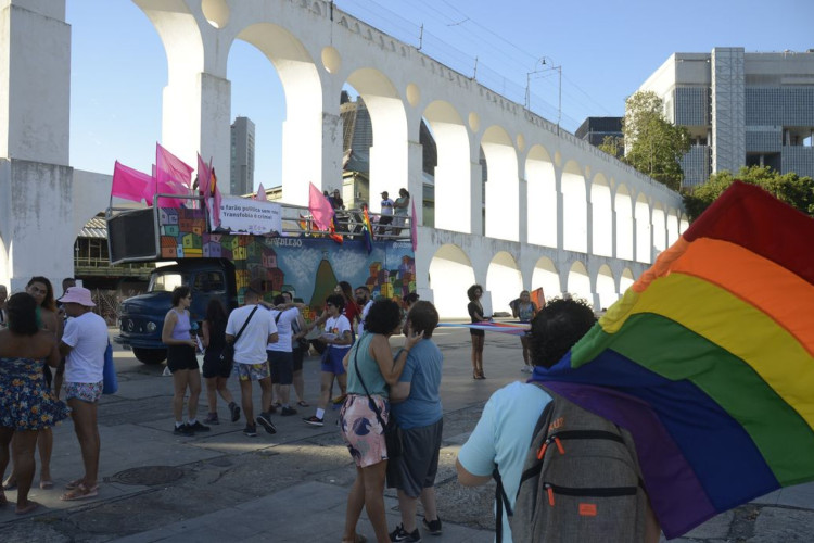 Grupo de Trabalho vai enfrentar LGBTQIAfobia na internet