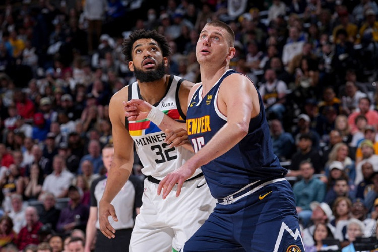 O Minnesota Timberwolves enfrenta o Denver Nuggets: veja onde assistir ao jogo da NBA