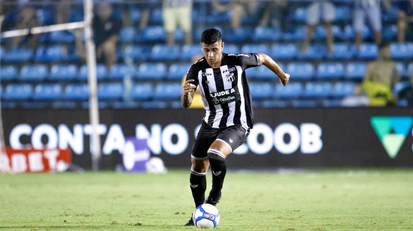 FORTALEZA, CEARÁ,  BRASIL- 06.05.2024: David Ricardo. Ceará x CRB. Estádio Presidente Vargas. Campeonato brasileiro série B. (Foto: Aurélio Alves)