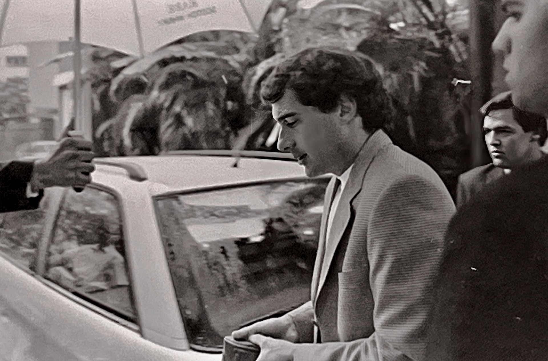 Ayrton Senna saindo de um restaurante no bairro jardins em São Paulo
1
9
9
4 (Foto: FÁBIO LIMA)