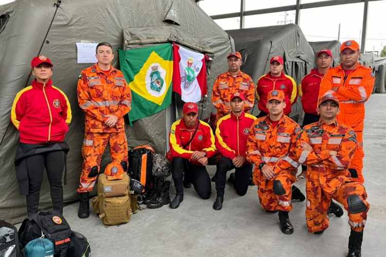 Bombeiros do Ceará desembarcaram no Rio Grande do Sul para atuar nas operações de busca e resgate de vítimas