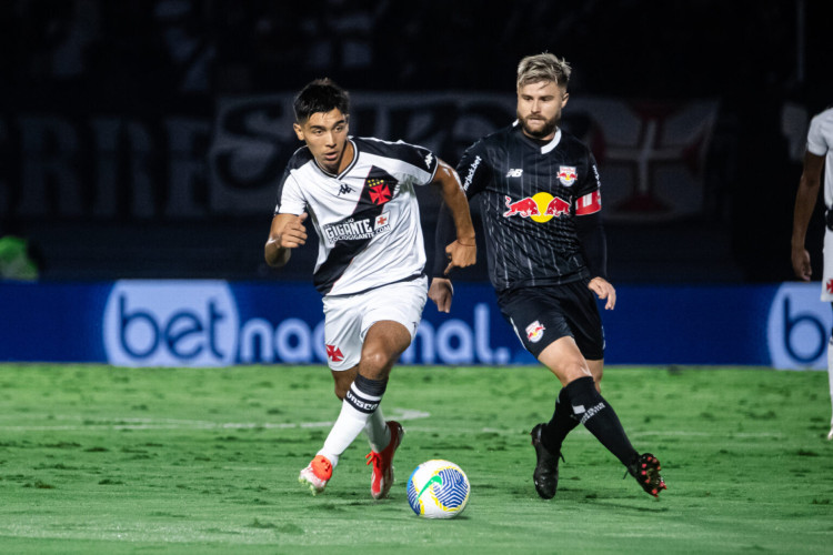 O Vasco da Gama vai enfrentar o Vitória: veja onde assistir ao jogo do Brasileirão