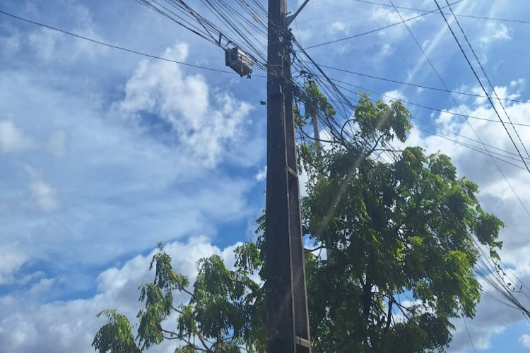 Homem foi eletrocutado em poste de energia no bairro Quintino Cunha