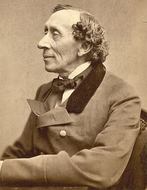 Nascido em 1805, Hans Christian Andersen morreu aos 70 anos, deixando contos que se eternizaram na cultura com alcance internacional, como O Patinho Feio, O Soldadinho de Chumbo e A Polegarzinha.