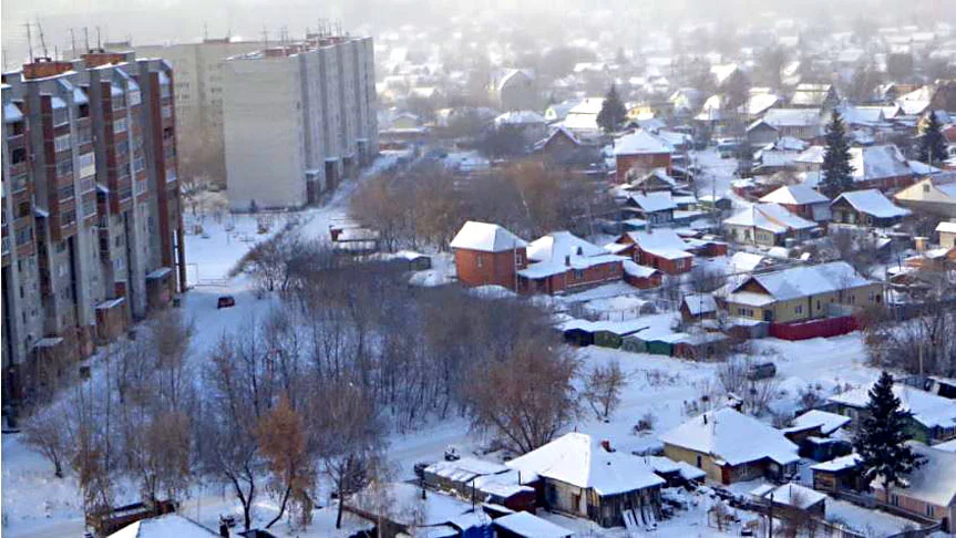 A Sibéria é uma região conhecida mundialmente pelos invernos rigorosos e longos. Fica na Ásia, mas  por ser parte da Rússia é cultural e politicamente associada à Europa. Ocupa 13,5 milhões de km².  Tem várias cidades com temperaturas extremamente frias, 