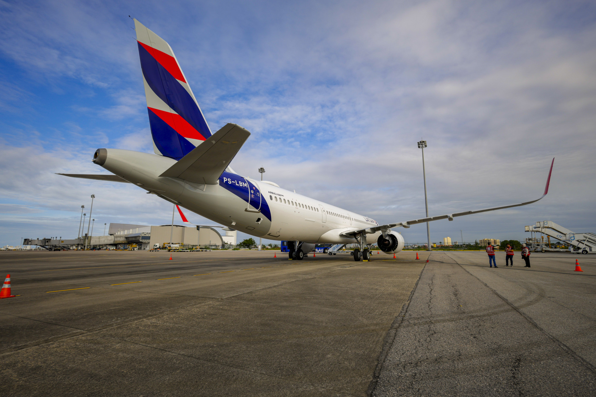 ￼MEDIDA beneficia a Latam que tem três voos internacionais semanais e planeja o quarto para novembro (Foto: FCO FONTENELE)