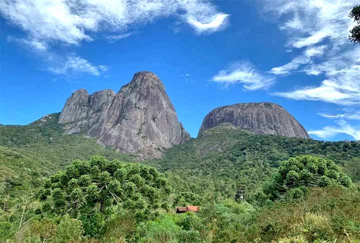 10º - Pico dos Três Estados – Serra da Mantiqueira/MG-RJ-SP - Altitude de 2.665 metros.
