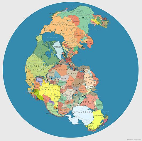 A Terra, inclusive, já teve um supercontinente, conhecido como Pangeia, que se fragmentou aproximadamente 200 milhões de anos atrás.