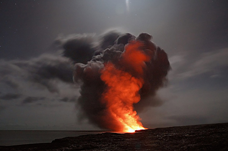 Devido aos movimentos agitados do magma nas profundezas da Terra, esses vulcões podem liberar grandes quantidades de dióxido de carbono ao longo de milhares de anos.
