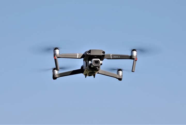 O uso de drone também está proibido. Nada de voar com o aparelho para olhar o parque de cima!