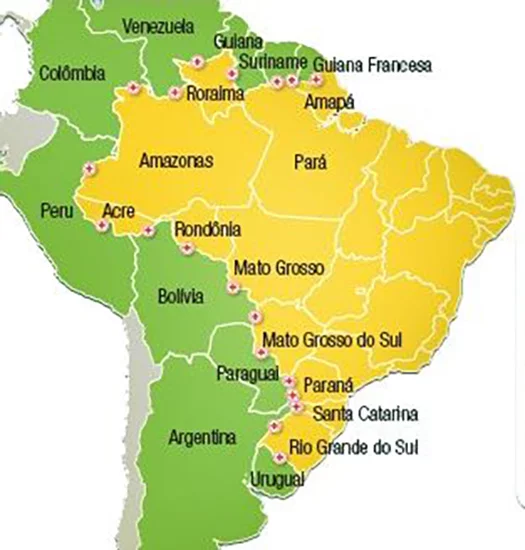 O Brasil tem 8.516.000 km². Um país de dimensões continentais que faz fronteira com 10 vizinhos da América do Sul: Uruguai, Argentina, Paraguai, Bolívia, Peru, Colômbia, Venezuela, Guiana, Suriname e Guiana Francesa ( Departamento Ultramarino da França).