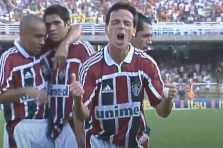 Diniz marcou o terceiro da goleada por 5 a 1 sobre a Bolívia Querida pela primeira fase da Copa do Brasil de 2002, no Maracanã