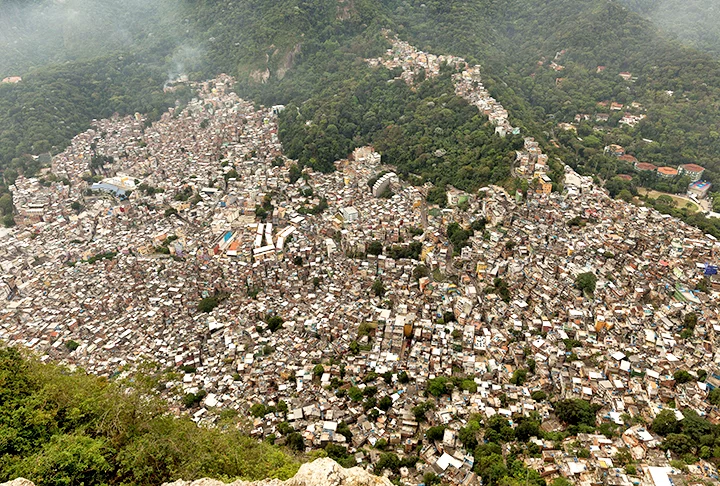 Dados do Censo 2022 mostram que a Rocinha, no Rio de Janeiro, deixou de ser a maior favela do Brasil. 