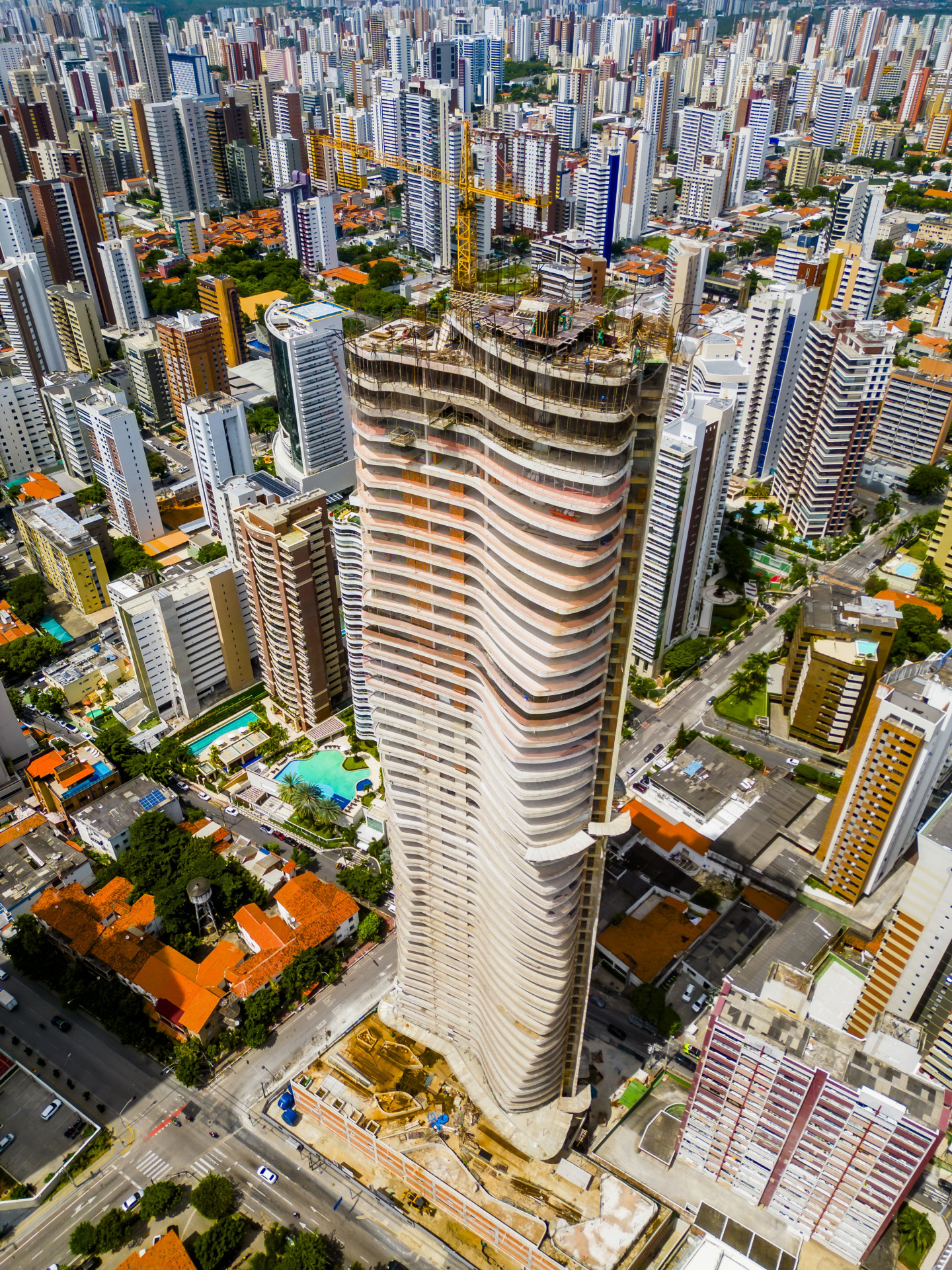 ￼COM o desempenho, o estoque de imóveis está baixo e renovado (Foto: FCO FONTENELE)