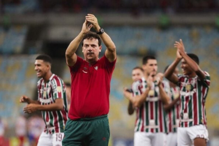 No túnel do futebol brasileiro, de troca em cima de troca de técnicos, a renovação de Fernando Diniz é uma luz