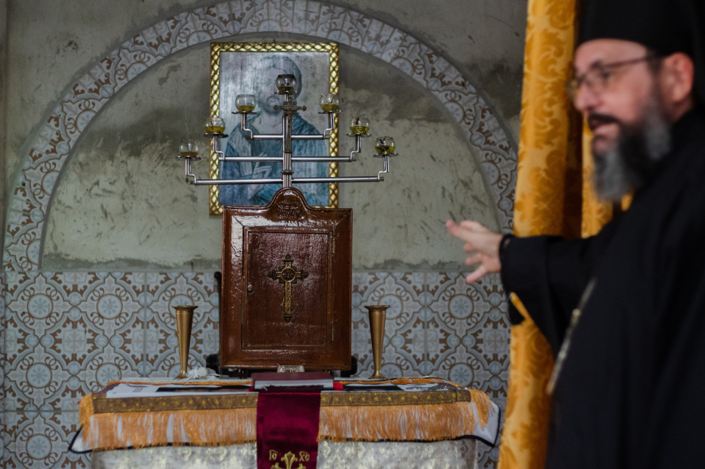 Tanto católicos romanos quanto ortodoxos creem que o pão e o vinho se tornam o corpo e o sangue de Jesus após a consagração(Foto: Fernanda Barros / O Povo)