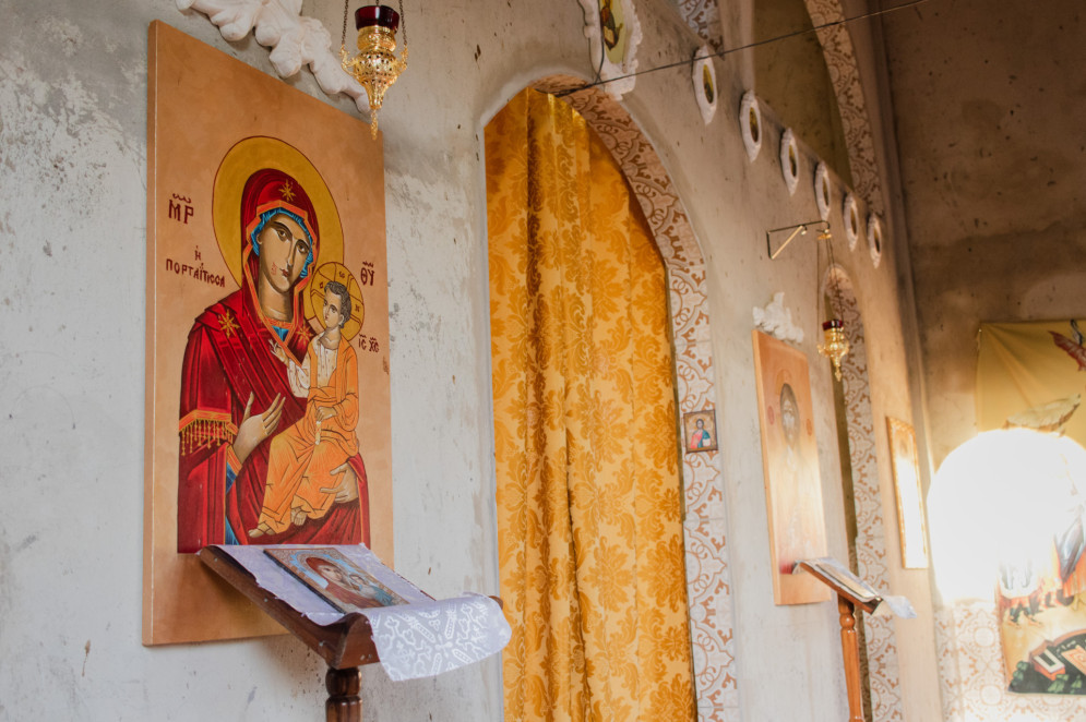 O proselitismo não faz parte da prática religiosa da ortodoxia, como explica o padre Constantino(Foto: Fernanda Barros / O Povo)