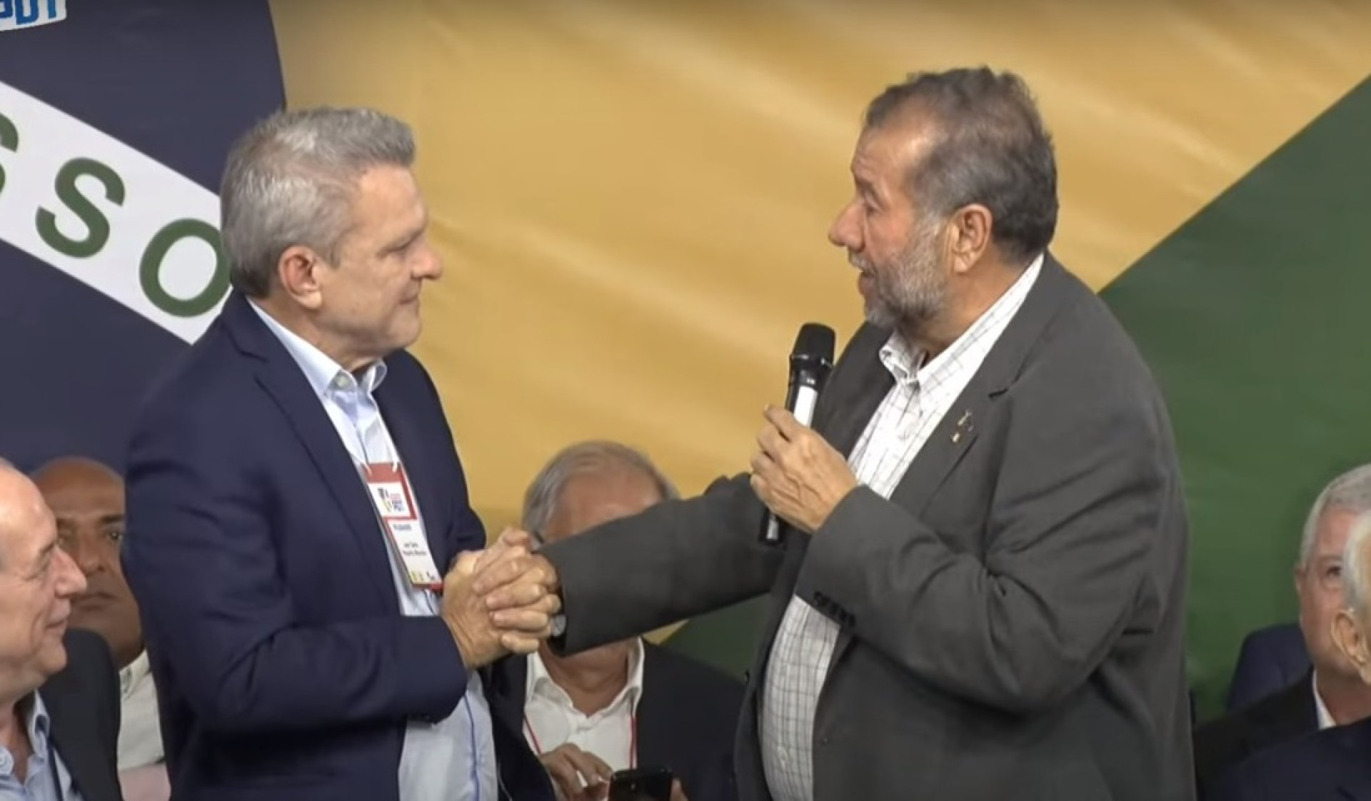 ￼JOSÉ Sarto e Carlos Lupi, durante 6º Congresso Nacional do PDT (Foto: Reprodução/YouTube/PDT)