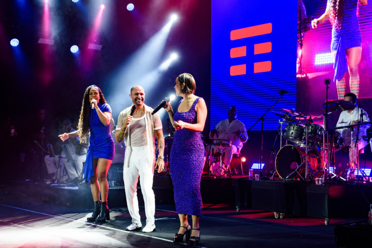 Beth Carvalho é homenageada em festival TIM Music com show de Diogo Nogueira, Marvilla e Roberta Sá