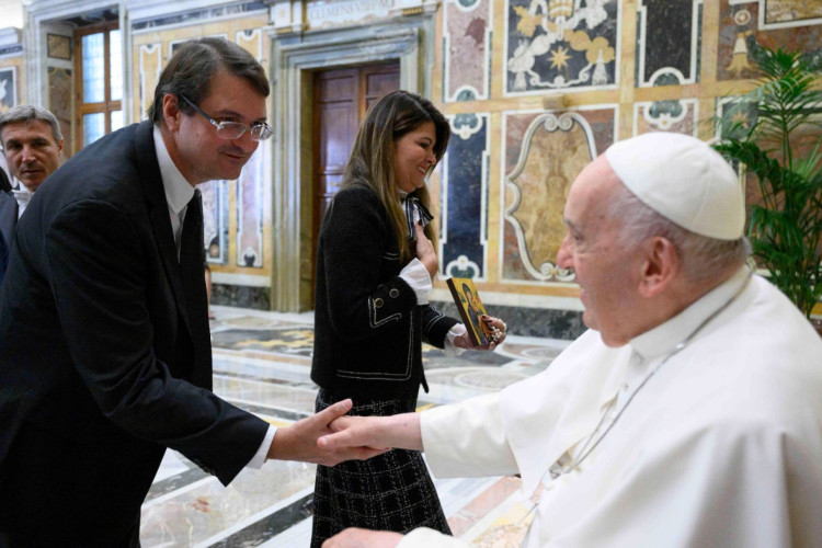 Edilson Pinheiro momento em que cumprimentava o papa Francisco (Foto: arquivo pessoal )